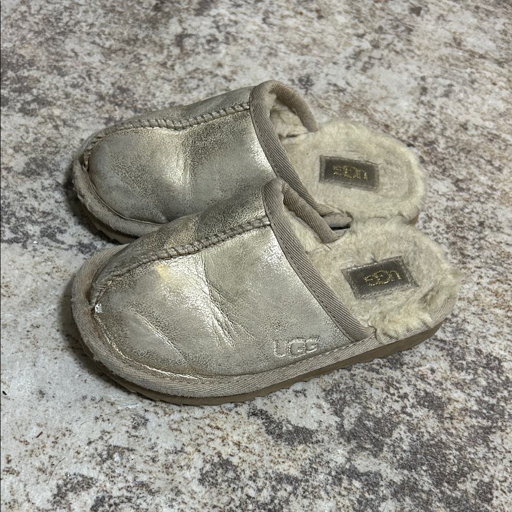 NIB UGG® Kids' Keegan Metallic UGGplush Faux Fur Lined Slipper